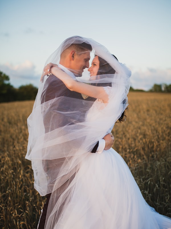 Hochzeit an der italienischen Küste bei Sonnenuntergang